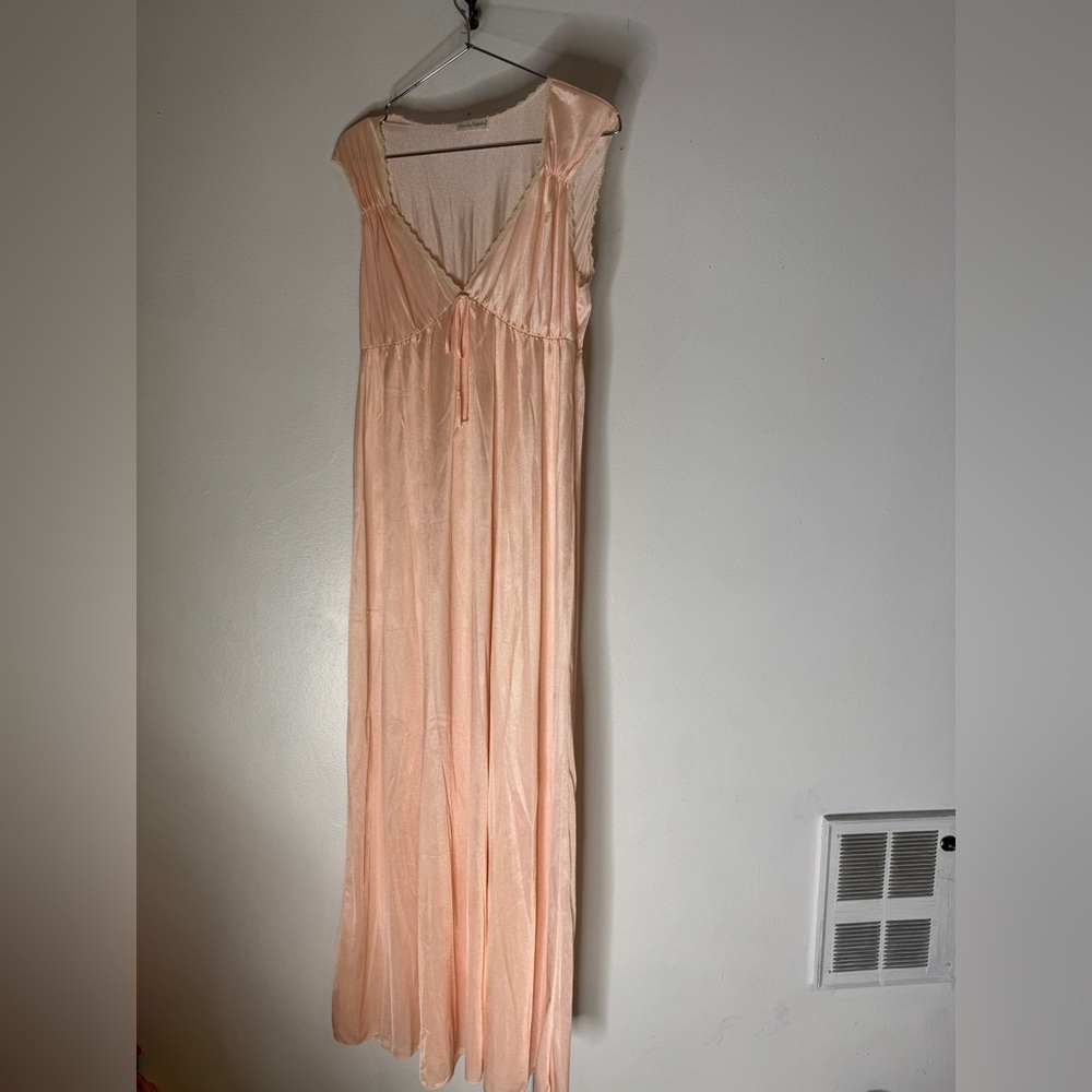 vintage diane von furstenberg Peach‎ Nylon Ling Night Gown Size Medium